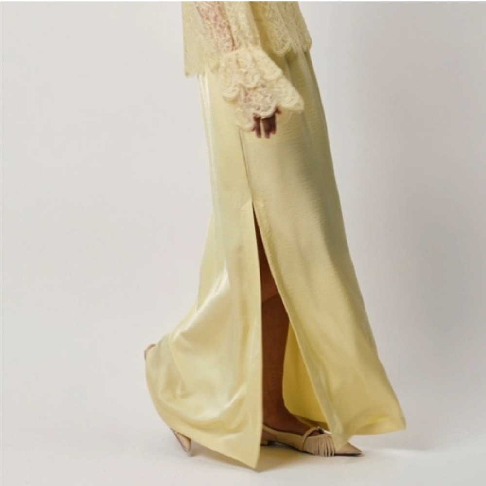 Elegant yellow Maxi Skirt